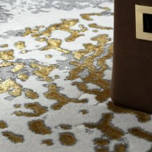 Kusový koberec Allure 1961 gold/white