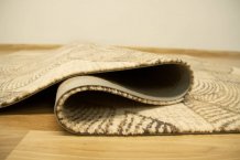 Kusový koberec Feath krémový