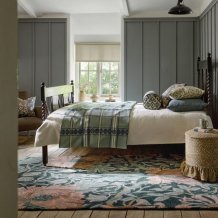 Květinový vlněný koberec Morris & Co Honeysuckle&Tulip teal 130407 Brink & Campman