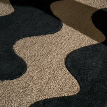 Moderní kusový běhoun Marimeko Lokki černý 133905 Brink & Campman