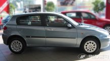 Ochranné boční lišty Alfa Romeo 147 2000-2010 (hatchback)