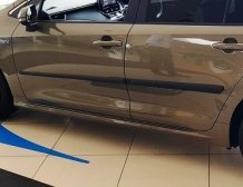 Ochranné boční lišty Suzuki Swace 2020-