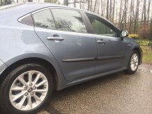 Ochranné boční lišty Toyota Corolla 2018- (combi)