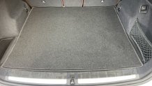 Textilní koberec do kufru VW Passat 3C combi 2005 - 2014 Carfit (4947-Kufr)